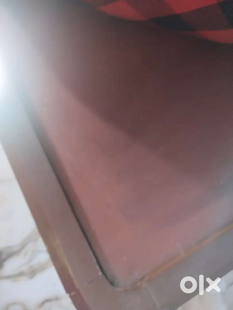 4 door and door big  size wooden almaira and big size bed with matt