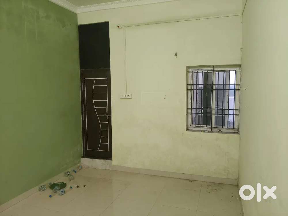 1BhK with attached bathroom