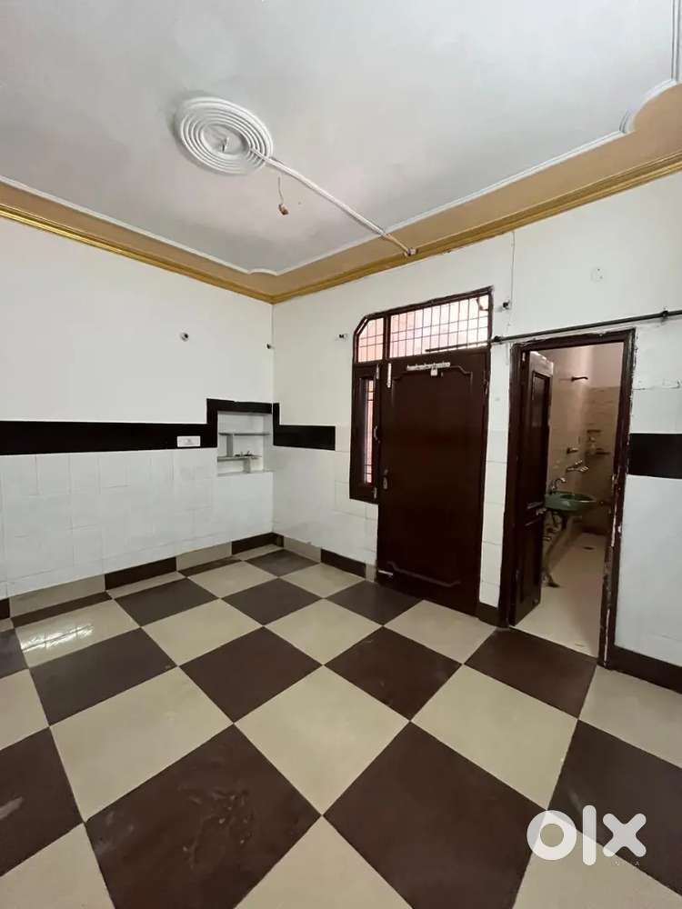 3bhk ground floor for working family