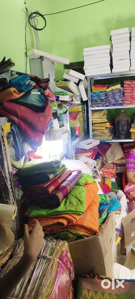 I need worker for girls in aur saree shop