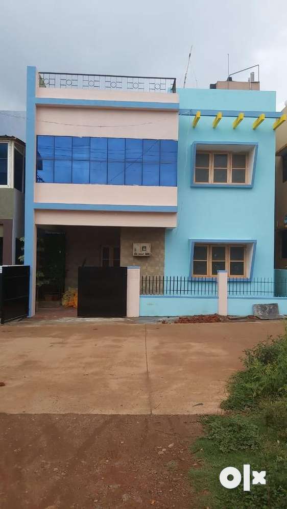 Super Spacious 3BHK Duplex Semi Furnished House for tent
