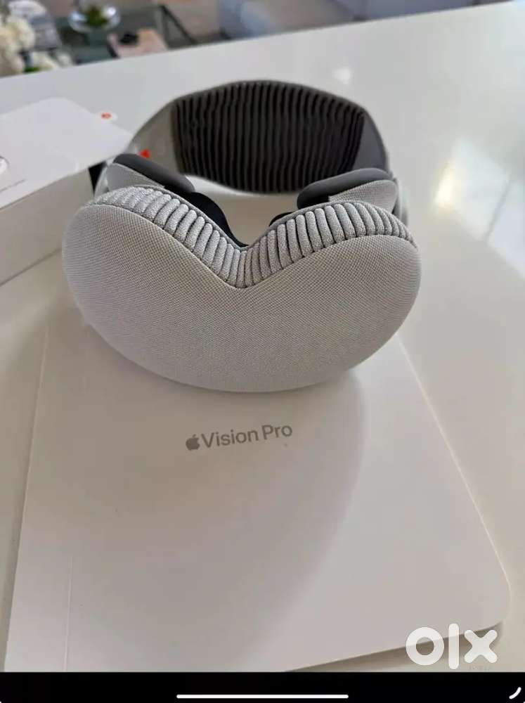 Apple Vision Pro 1TB Solo Knit Band Size Medium And Small
