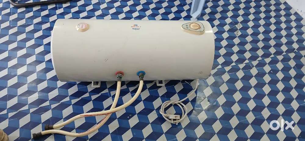 Bajaj majesty 25 liter water geyser