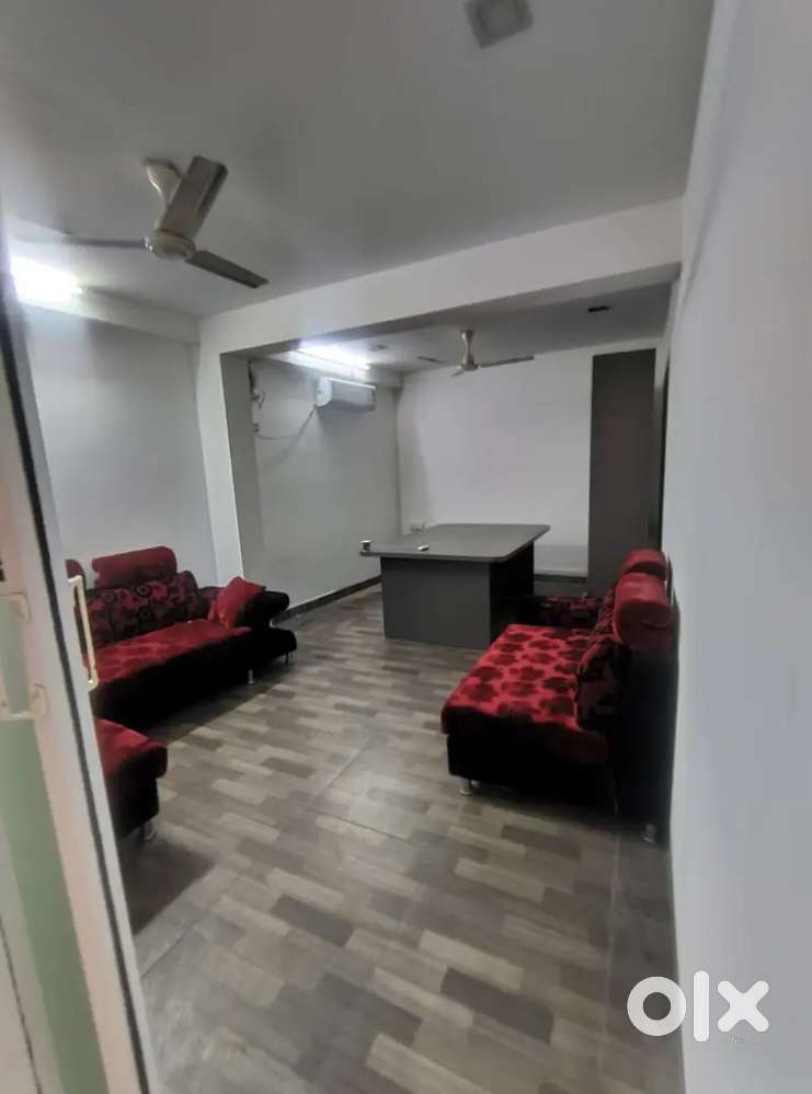 Semi Furnished 1200sqft Office Space For Rent at Kadavanthara