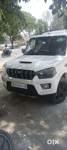 Mahindra Scorpio Classic 2015 Diesel 140000 Km Driven