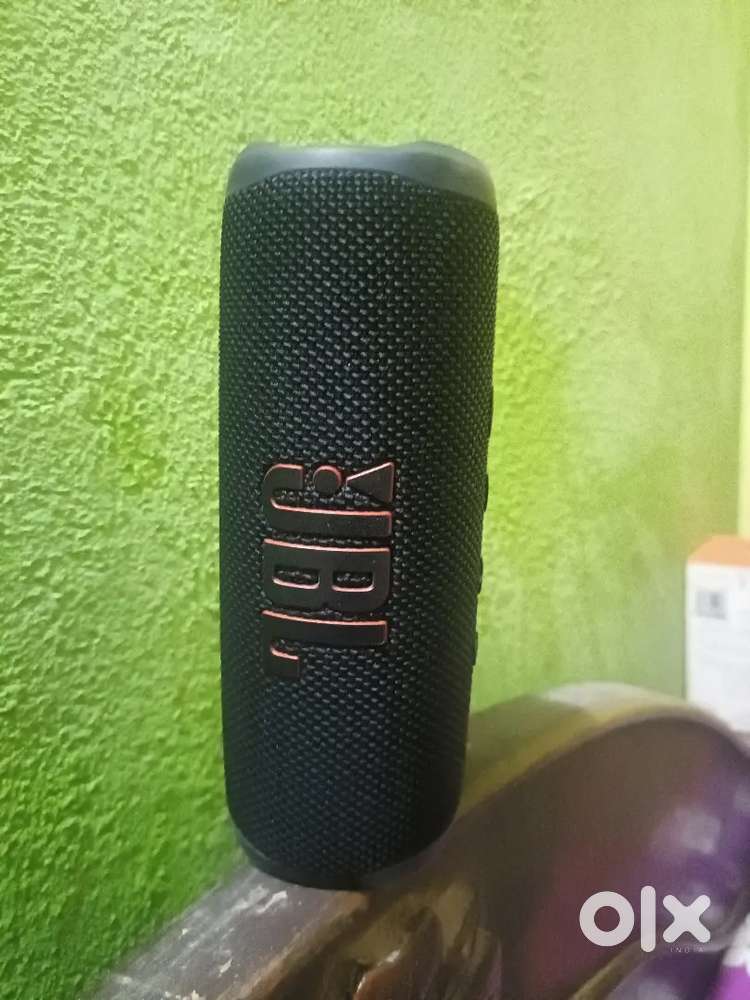 JBL FLIP  6  only 3 month