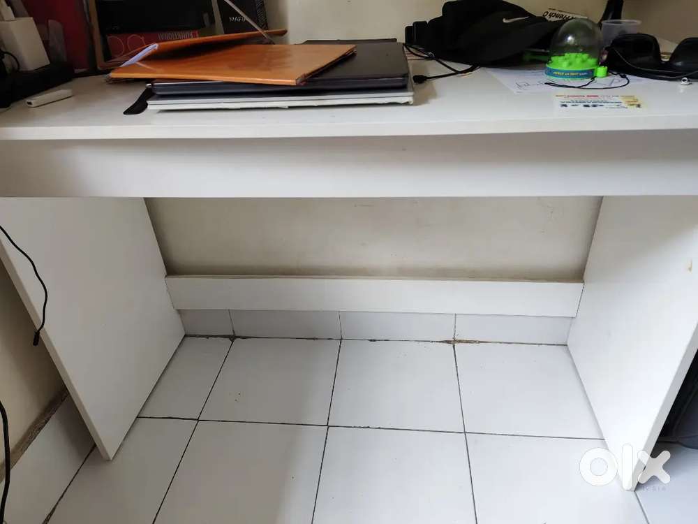 2 Study Table for Sale