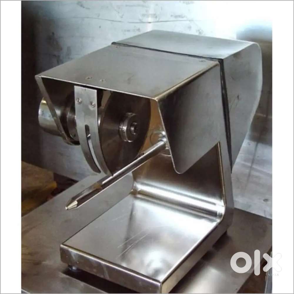 Chicken cutting machine