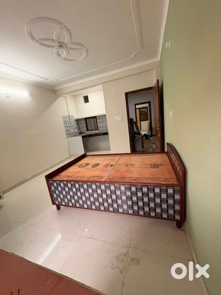 1Rk Available for Rent semi furnished & fully furnished