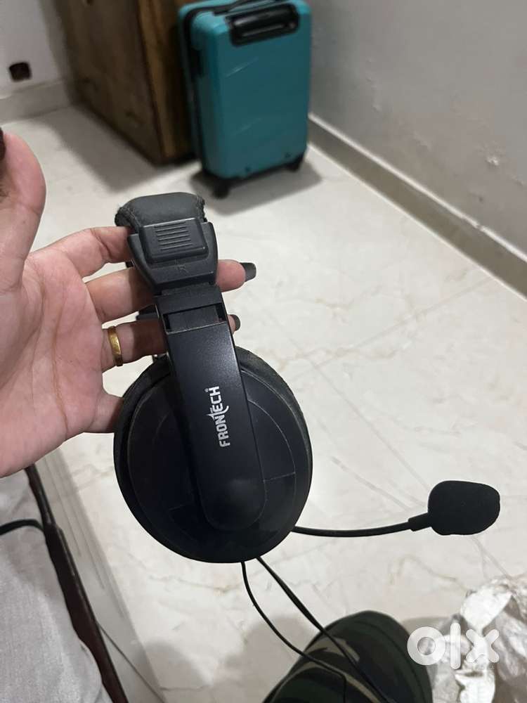 Headphones with mic