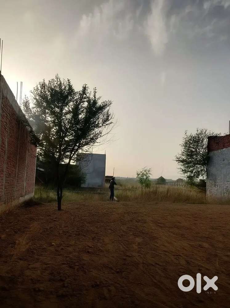 Plot for sale near BBD college