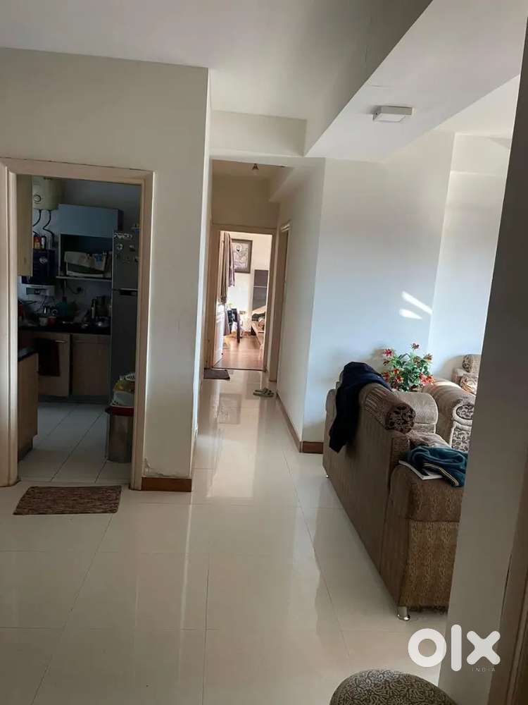 RPS SAVANA SECTOR 88 3+1 BHK SEMI FURNISHED WITH LIFT AND CAR PARKING