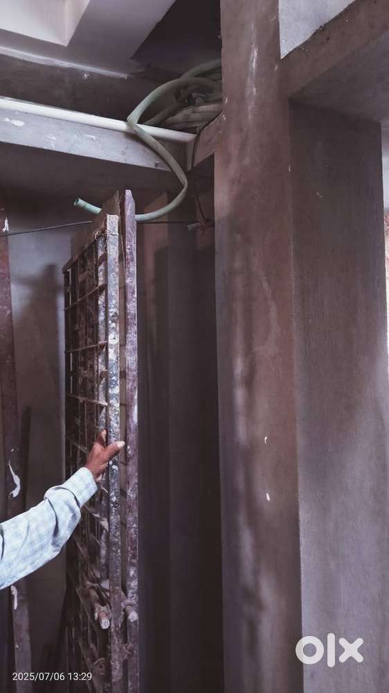 Electrician,welder,carpenter,painter needed