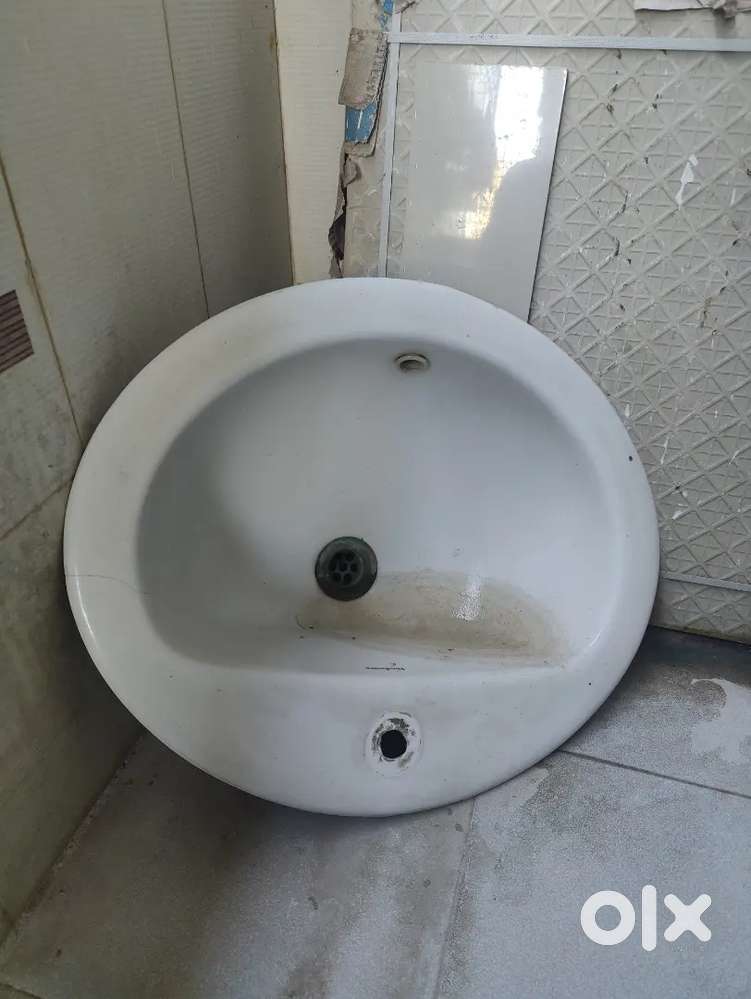 Hindware wash basin oval throwaway price