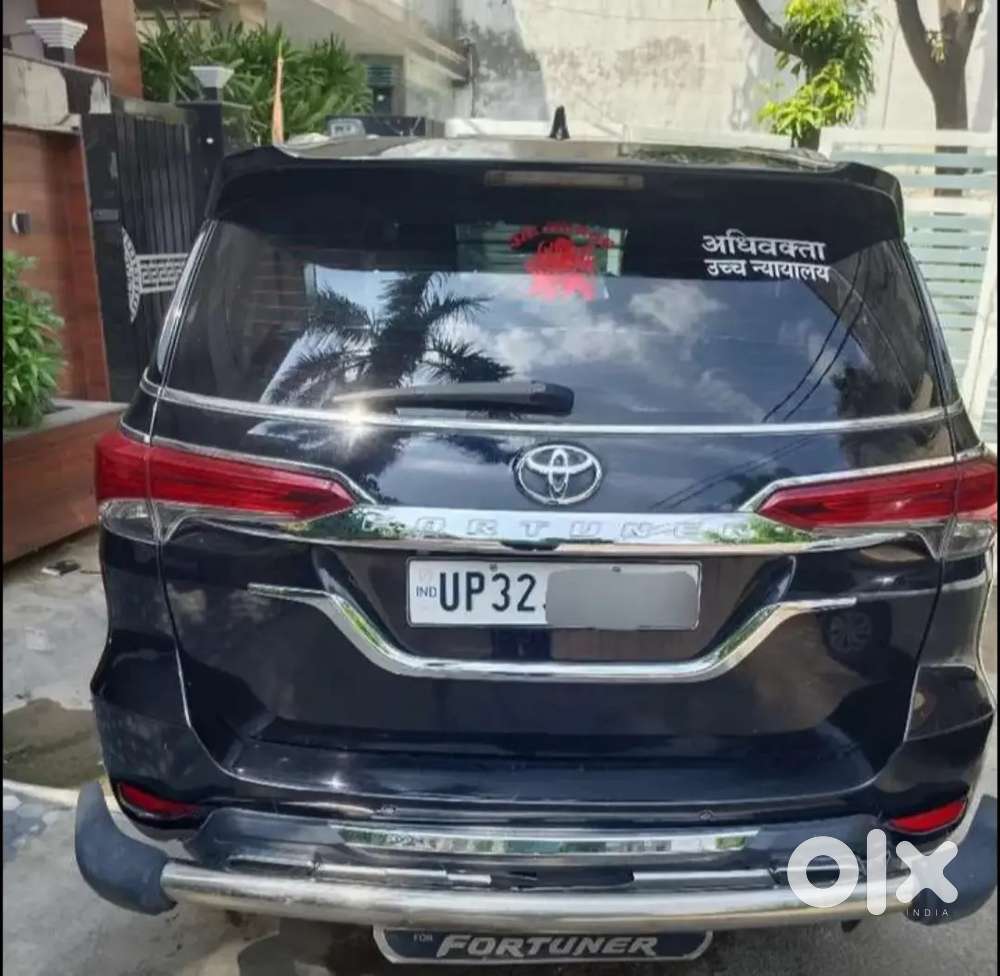 Mujhe kuchh paisa jarurat hai to ye car mai bech raha hu