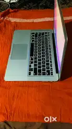 MacBook Air i5