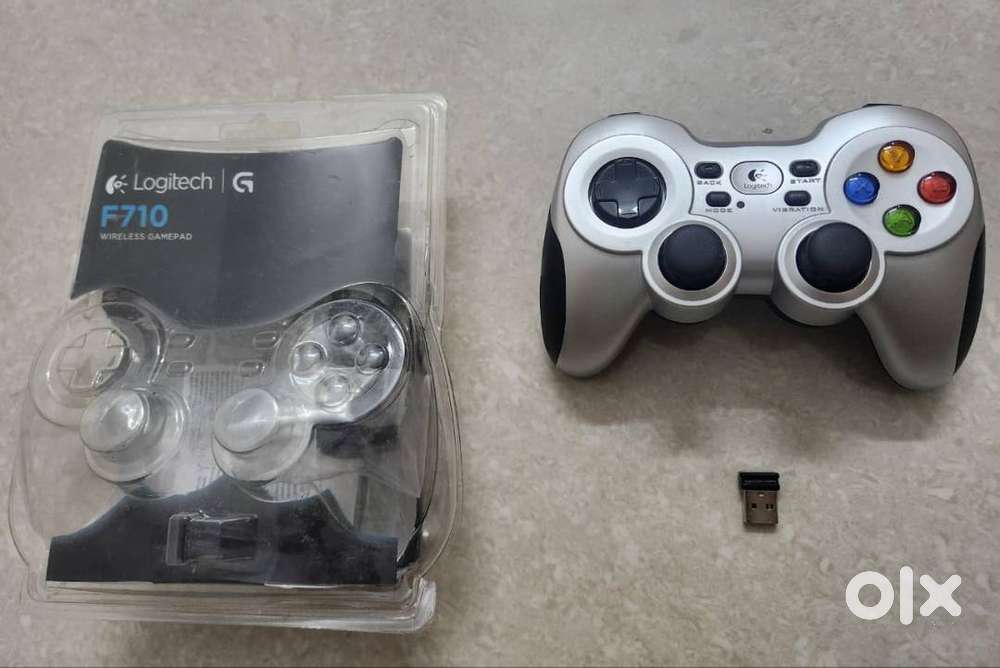 Logitech G F710 wireless bluetooth gaming controller