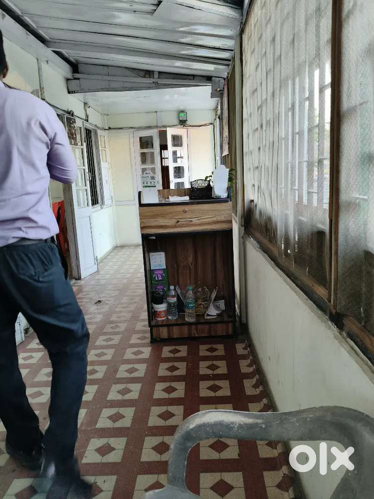 I want helper and tandoori making person l