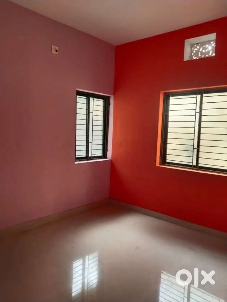 1bhk independent house available for family or working bachelor.