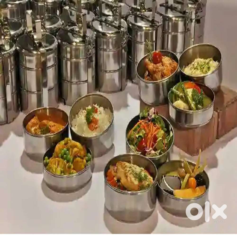 टिफिन सर्विस के लिए cook चाहिए