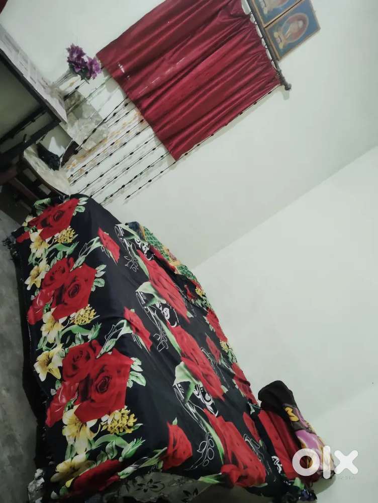 1 room with furniture