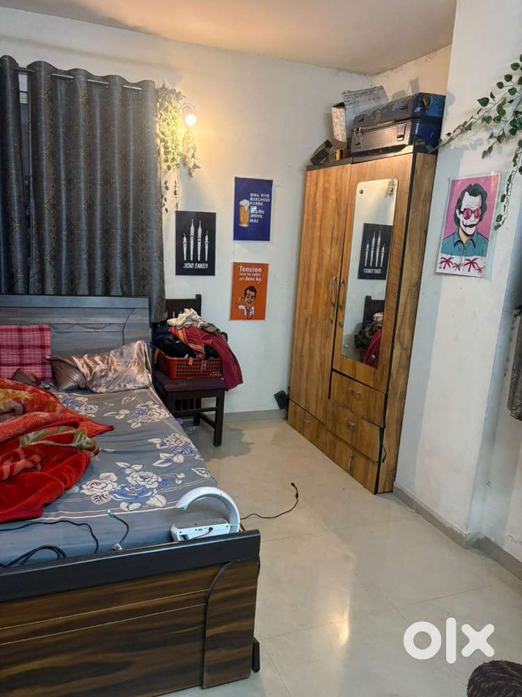 Female Roommate on sharing basis