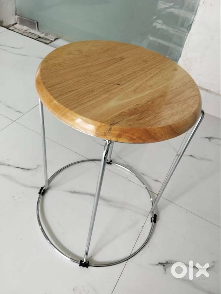 ELEGANT VANITY STOOLS (WOODEN TOP) ON RENT