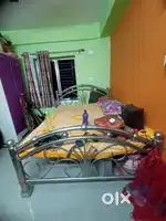 5 months old 7'×5' queen size stainless bed for urgent sell