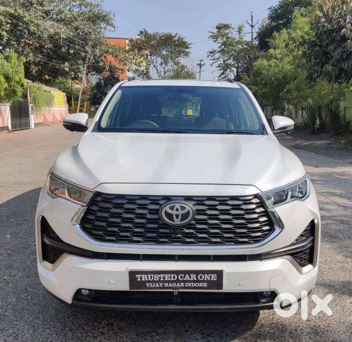 Toyota Innova Hycross 2.0 ZX Hybrid 7 STR, 2024, Petrol
