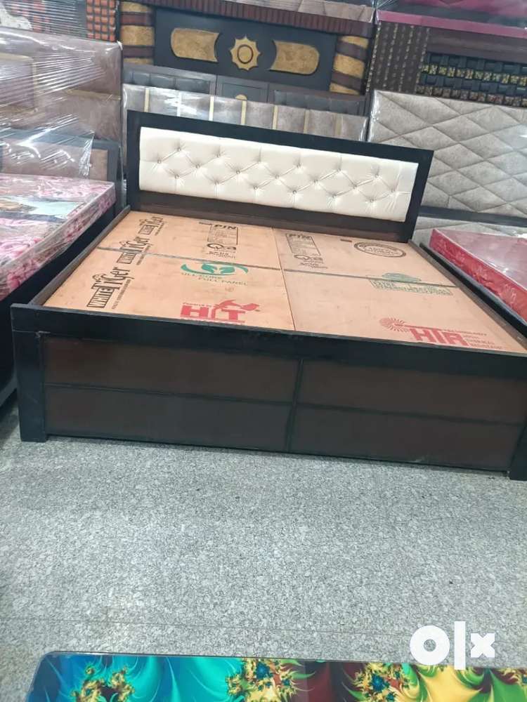 Brand new double bed in rajeeev chowk
