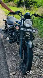 Bajaj Avenger 150 Street