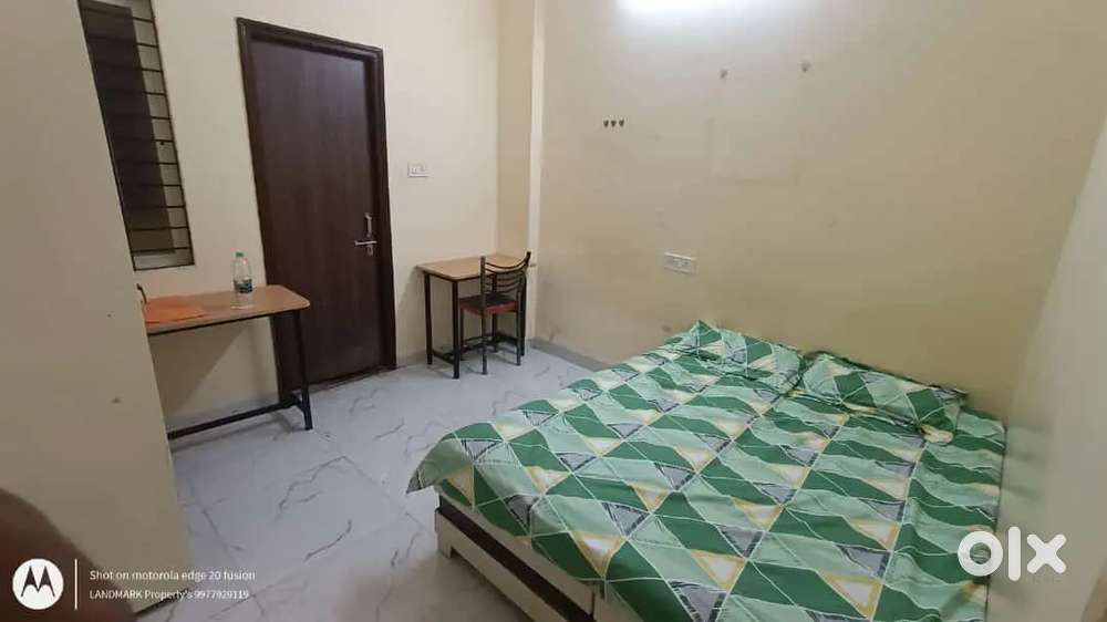 INDIPENDENT 1RK ROOM AVAILABLE FOR RENT BOYS AND GIRLS ALL FACILITIE