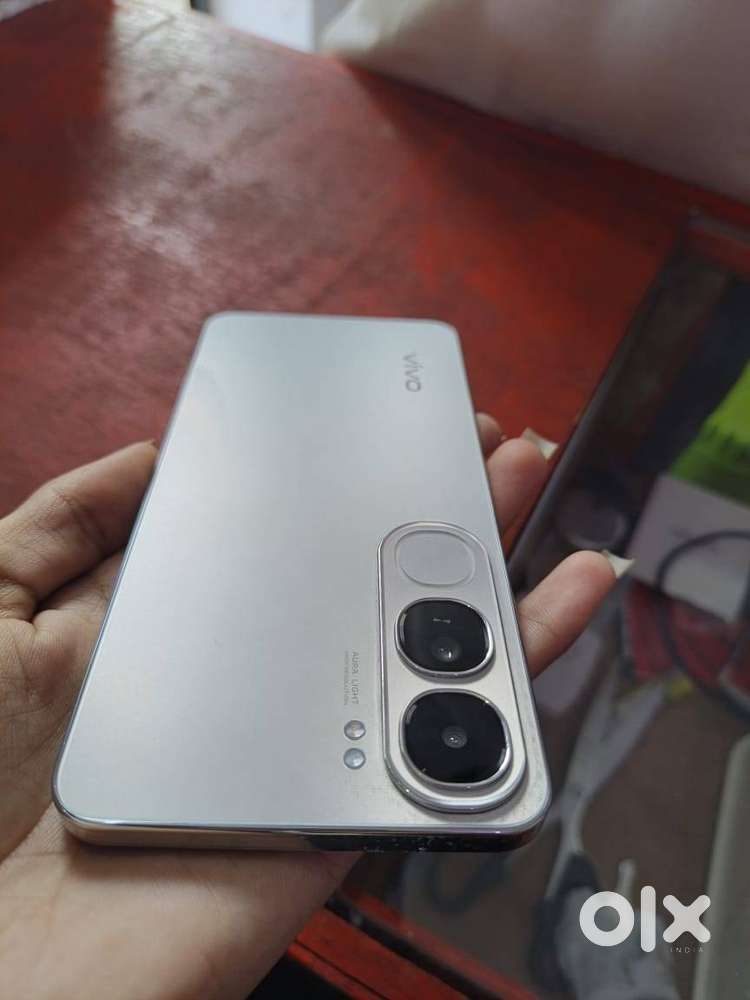 Vivo Y300 5G 8 GB RAM 128 Storage