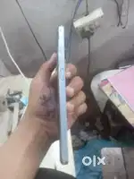 Mobile bechna hai realme 9 I 5G argent share