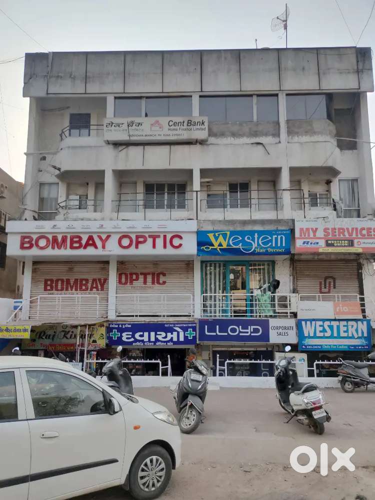 Commercial Office Space - Furnished and Spacious