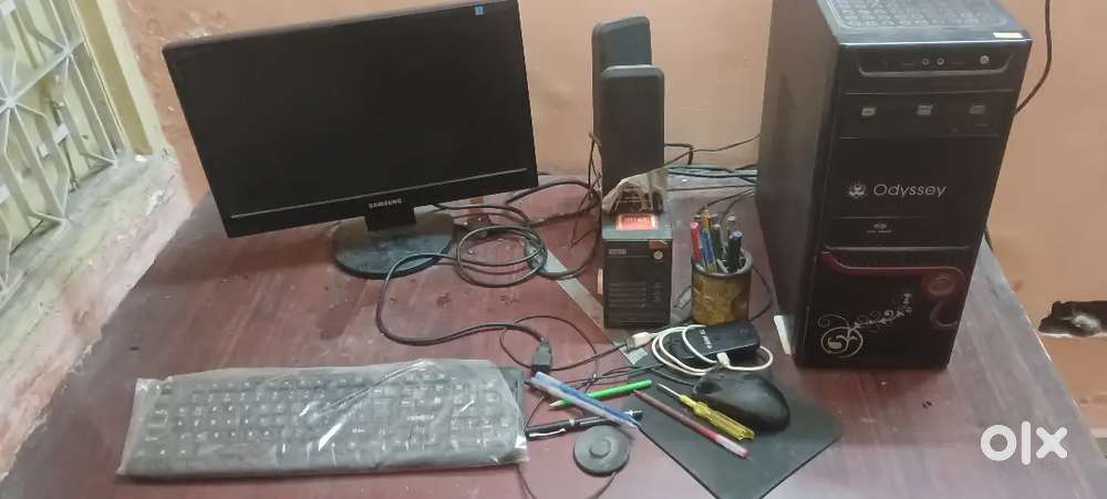Computer set with table