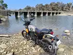  Royal Enfield Scram 411 features a 411cc