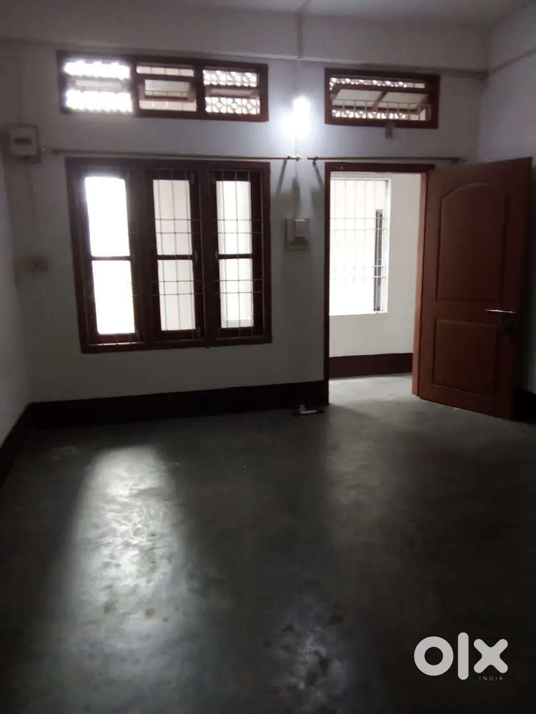 Single room with attached bath and  24 X7 water.Good location,