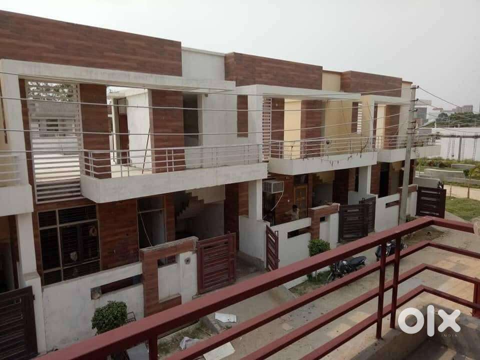 Apke liye le kar aye hai duplex pandepur ke pas soyepur me