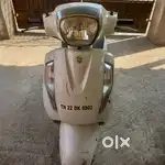 Suzuki Access 125 with disc white colour