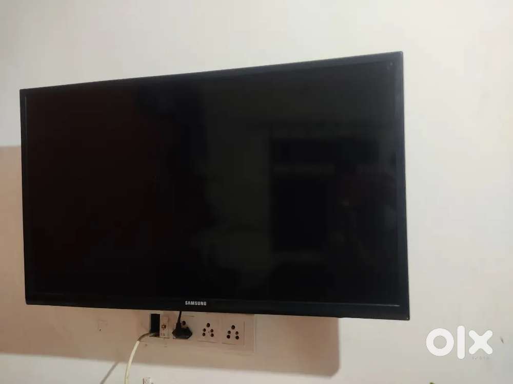 SAMSUNG 4K TV (32 INCH)