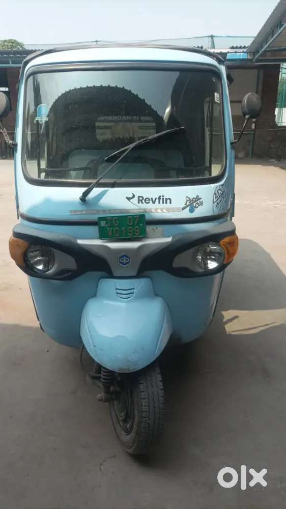3 wheeler passenger ev