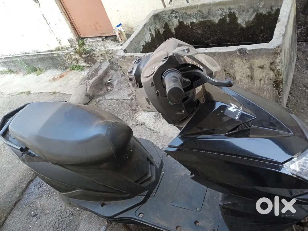 My electric scooter sell urgent 50-60 range one charge litnma battery