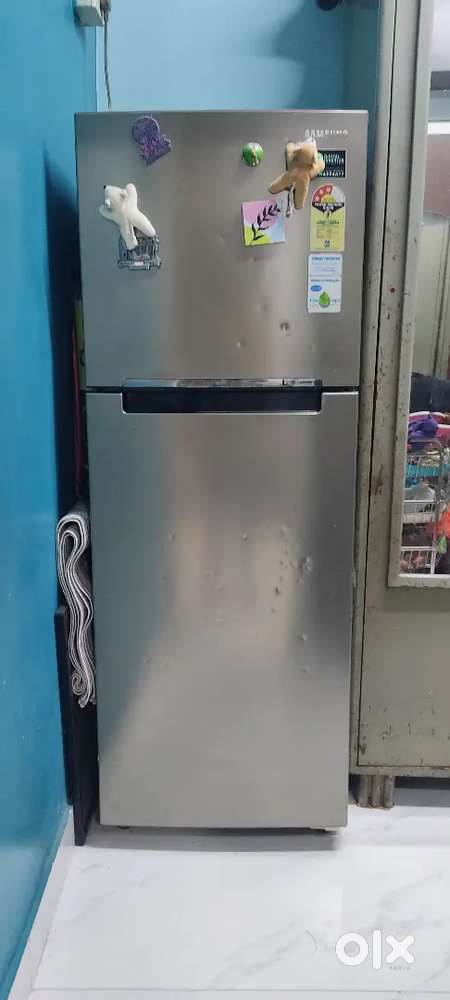 SAMSUNG DOUBLE DOOR FRIDGE