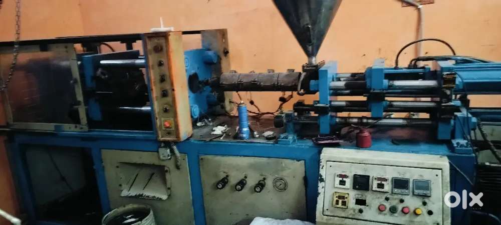Injection moulding machine