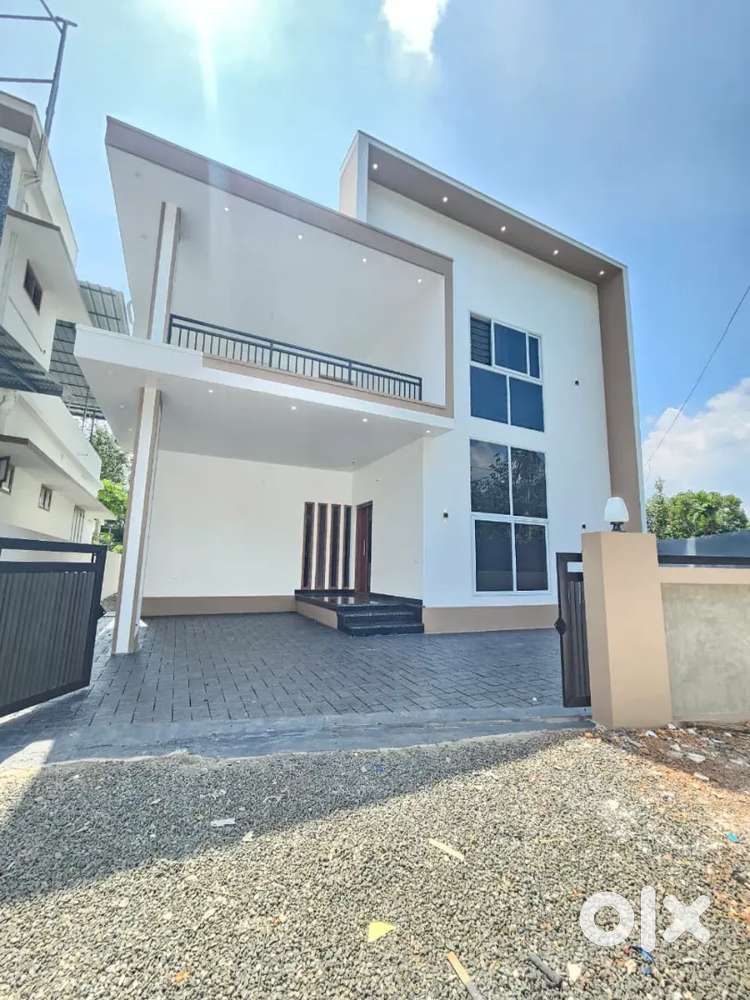 4BHK VILLA FOR SALE IN KAKKANAD NEAR PALLIKKARA
