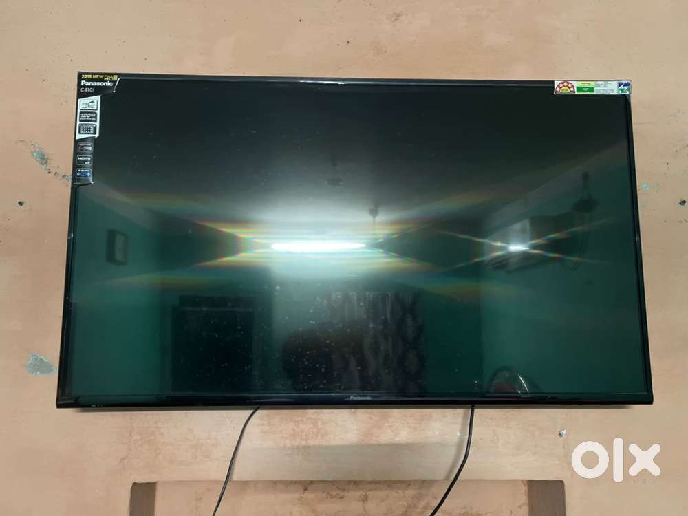 “Panasonic 50 inch Full HD LED TV+2 Soundbars – Excellent Condition”