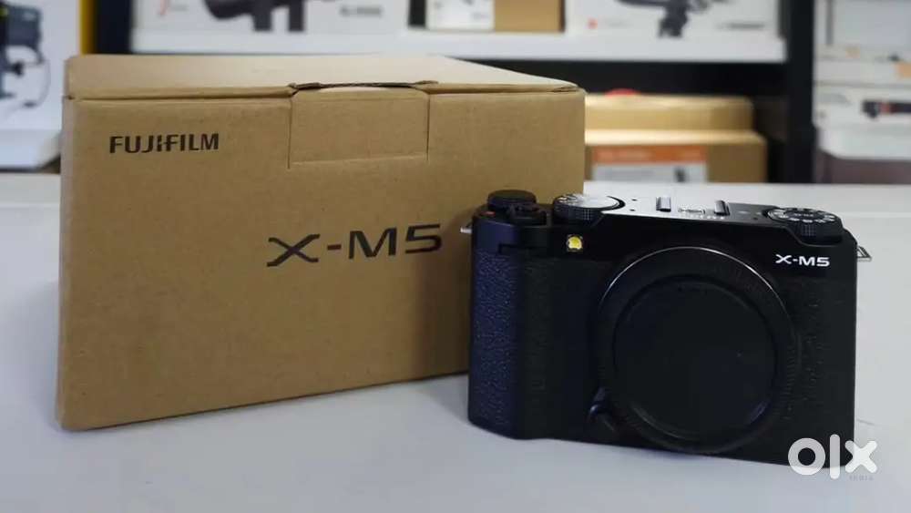 FUJIFILM X-M5 Mirrorless Camera