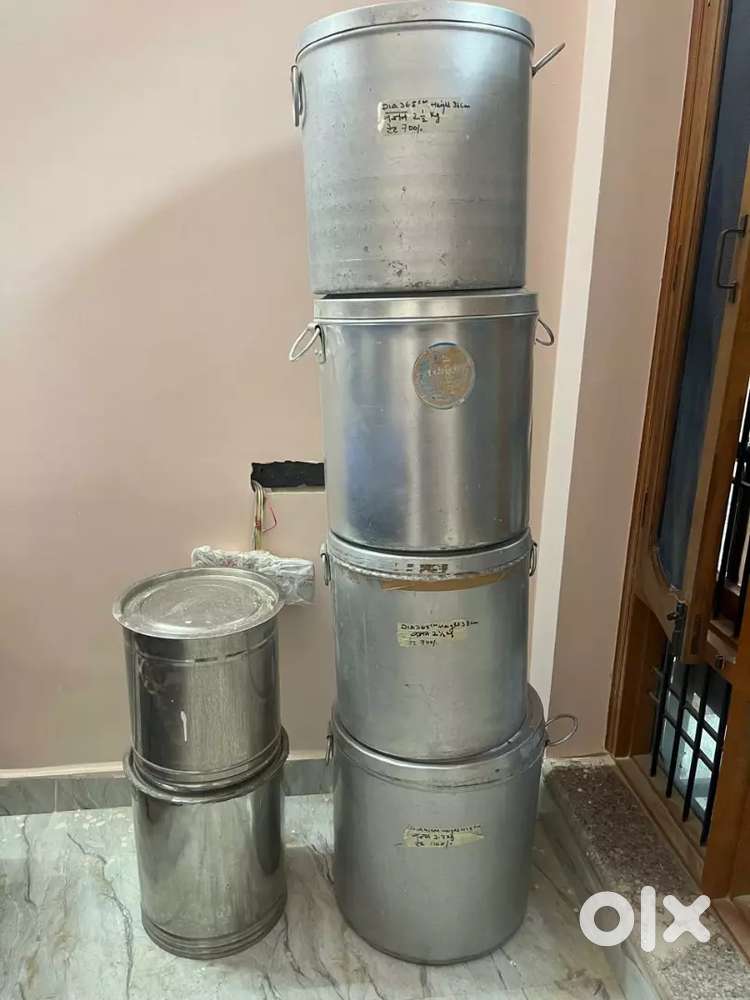 Drum/container for flour (आटा रखने का ड्रम)