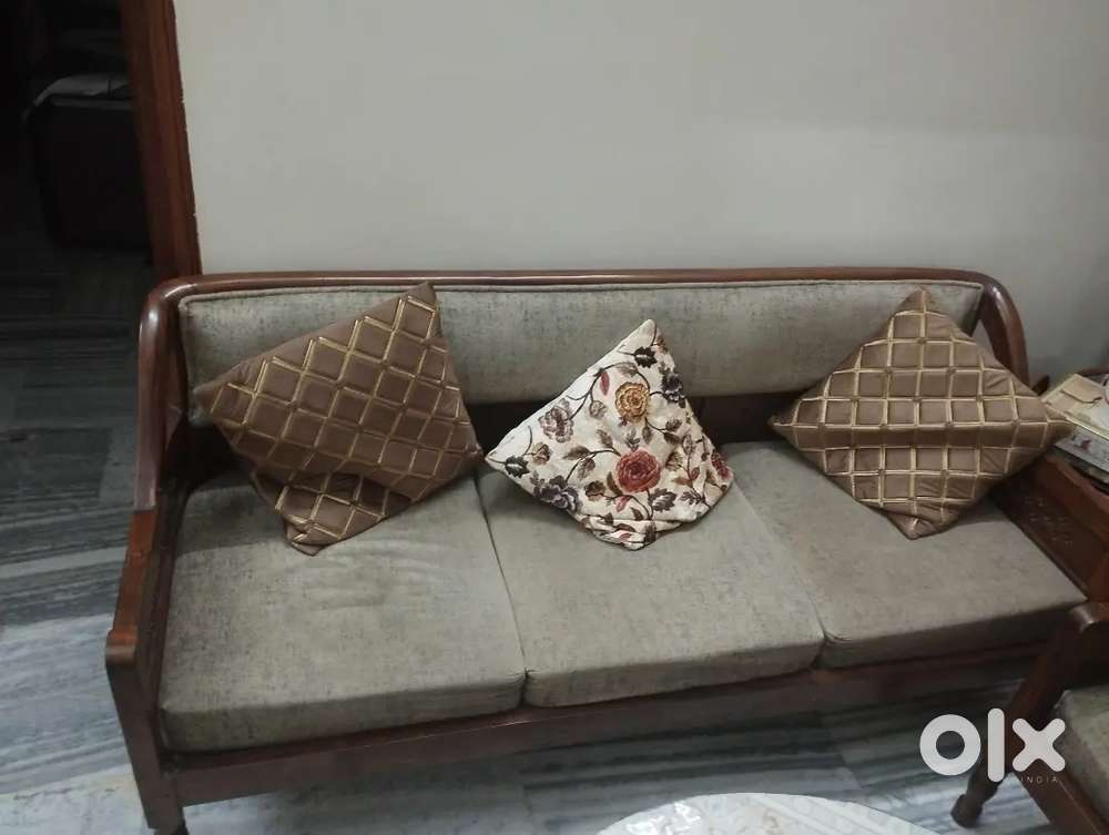 Sofa 3 seater with 2 chairs and with centre round table